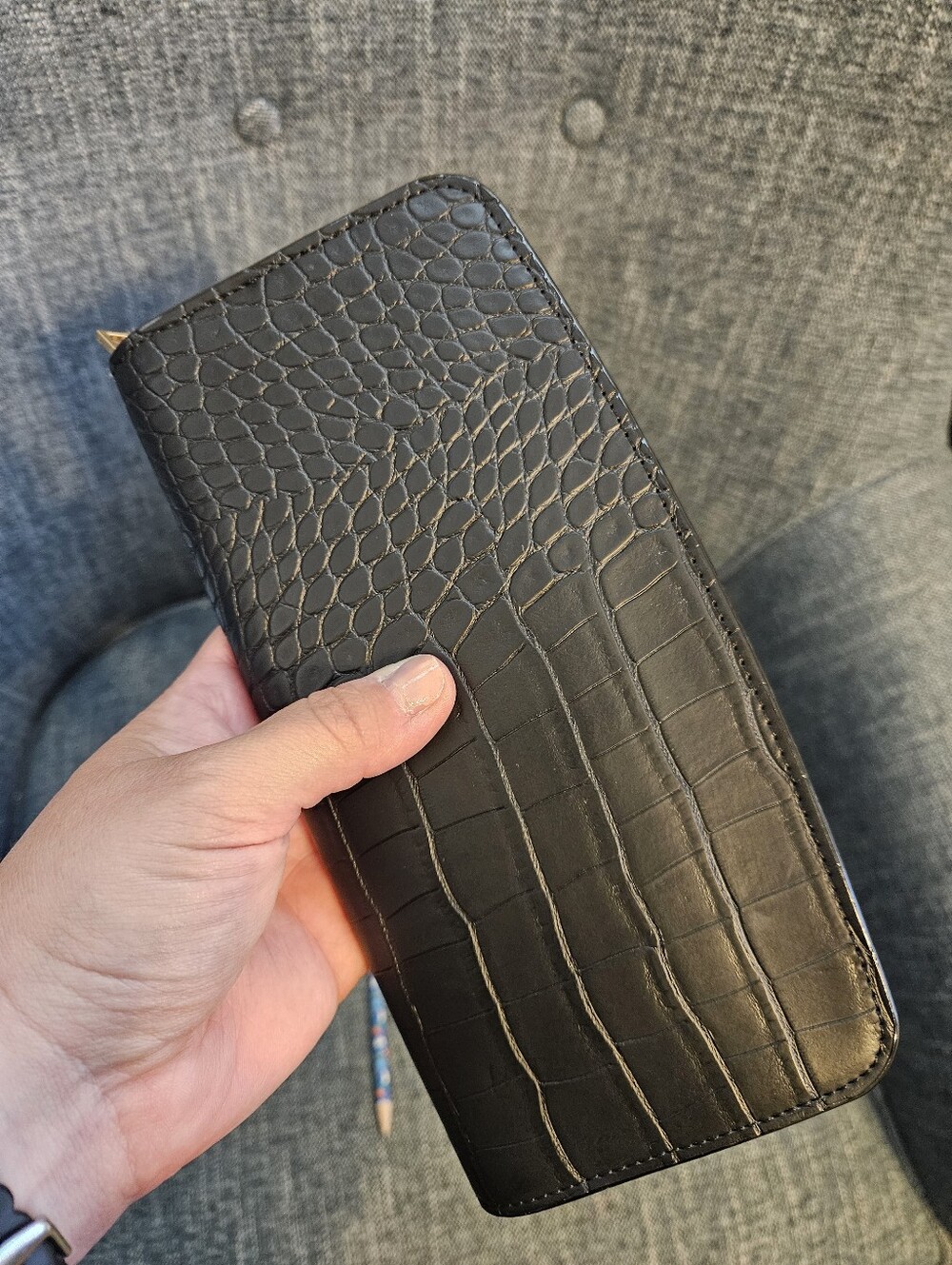 Black Clutch, Crocodile-Skin Texture - Picture 2 of 7